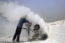 Nhọc nhằn cuộc đời thợ xẻ đá trên sa mạc Ai Cập 