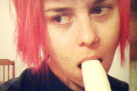 Trung Quốc chính thức cấm… "ăn chuối online"