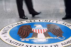 An ninh Mỹ lo sốt vó vì nhân viên… mê xem sex