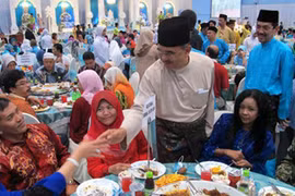 Hậu trường đám cưới “khủng” 130.000 thực khách ở Malaysia: Điều tra ra manh mối