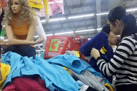 Hàng hiệu - Đìu hiu chợ chiều