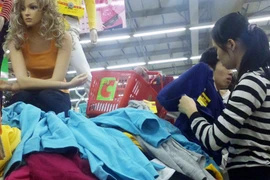 Hàng hiệu - Đìu hiu chợ chiều