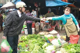 Lo miếng ăn “sạch” dịp Tết 