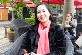 NSND Lan Hương… sau “cánh gà” 