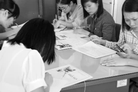 Cử nhân tranh việc làm của trung cấp