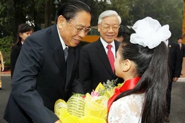 Tình đoàn kết Việt - Lào đời đời bền vững