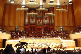 Mê hoặc khán phòng Sumida Triphony