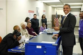 Tổng thống Mỹ đi bỏ phiếu sớm 