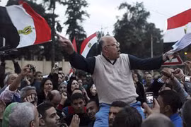 Tổng thống Ai Cập rời dinh thự vì bạo loạn 