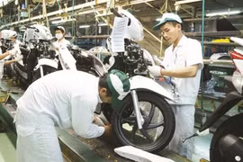 Sản xuất tăng, hàng bán nhiều... vẫn kêu lỗ