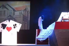 “Đường đua trong bóng tối” 