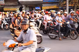 Chính thức thu phí sử dụng đường bộ từ 1-1-2013 