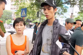 Giấu đồ nghề ma túy trong áo ngực 