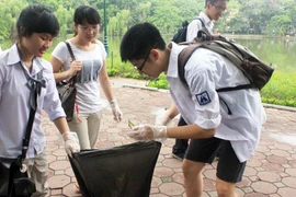 Hồ Gươm - “Những điều trông thấy...” 