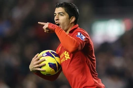 Man City bị Suarez “hút hồn” 