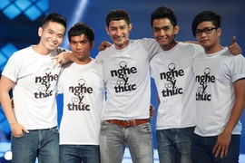 Vẫn chưa quen nghe nhạc mất tiền