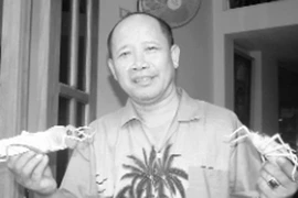 Họng tốt làm chim, họng khản làm… bò 