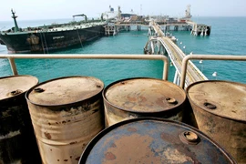 Iran ngấm đòn trừng phạt