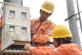 Chưa đồng tình thêm phí điều tiết điện lực 