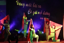 “Vang mãi bài ca cô gái mở đường” 