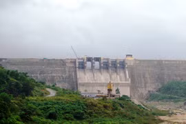 Phát triển “nóng” thủy điện: Lợi năng lượng, tổn thương sinh kế, môi trường