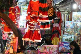 Thị trường quà tặng Noel 2012 kém sôi động vì kinh tế khó khăn