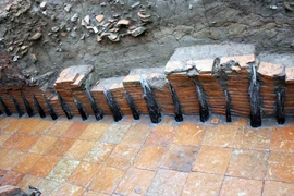 Phát hiện dấu tích kiến trúc lạ tại Hoàng thành 