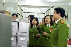 Chia sẻ công việc thầm lặng với CBCS phòng Hồ sơ nghiệp vụ 