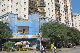 “Xà xẻo” tầng 1 khu tái định cư 