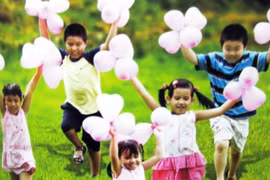 Trăng tròn trong mắt ai? 