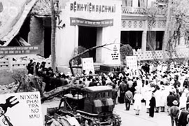 Ấm áp “bát phở của thầy Tùng” 