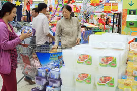 Ráo riết chuẩn bị hàng hóa phục vụ Tết 