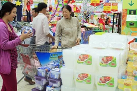 Ráo riết chuẩn bị hàng hóa phục vụ Tết 