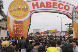 Tưng bừng ngày hội bia Hà Nội 2012 