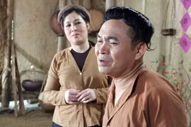 Xuân Hinh “tung hứng” với Hồng Vân 