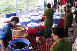 “Lách luật” bán rượu ngâm cây thuốc phiện 