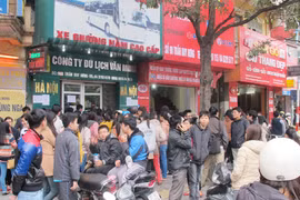 Ga báo hết, “cò” vé “trúng” to