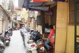 Biến lối đi chung thành điểm trông xe