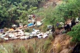 Thâm nhập điểm nóng vùng biên 