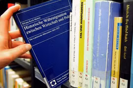 Nghề “săn” đạo văn 