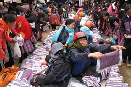 Rực rỡ chợ phiên Pà Cò