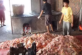 Kinh hoàng “chế” dầu ăn từ dầu thải
