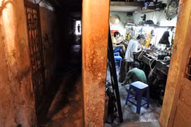 Loay hoay tìm cách “quản” phố cổ 