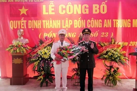 Ra mắt 2 đồn công an thuộc huyện Từ Liêm