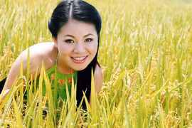 Ca sĩ Anh Thơ: Đi lên từ... ruộng đất 