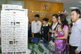 Vay tiền mua nhà lãi suất thấp, người vay dễ sập bẫy 