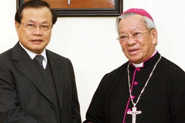 Bí thư Thành ủy chúc mừng Tòa Tổng Giám mục Hà Nội