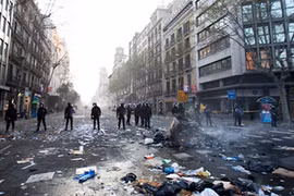 Thế giới mong manh hơn 