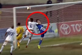 Trọng tài gián tiếp giúp Quảng Nam thắng ngược SLNA 4-2