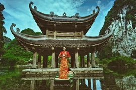 Siêu mẫu Phan Hà Phương trong BST Ngọc Khuê Các